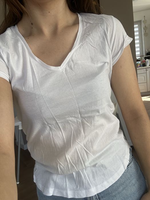 Bluzka krotki rekaw koszulka basic gladka dekolt serek vneck karo