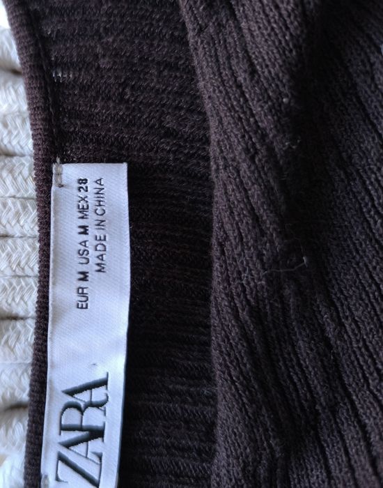 Brązowy sweter. Zara.