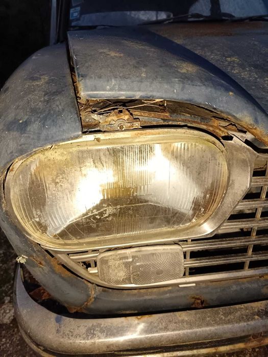 Clássico antigo Peugeot 204 1.1