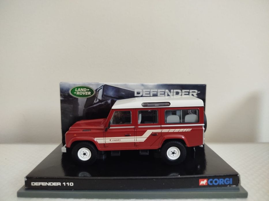 Miniatura Land Rover Defender 110 Nova 1/43