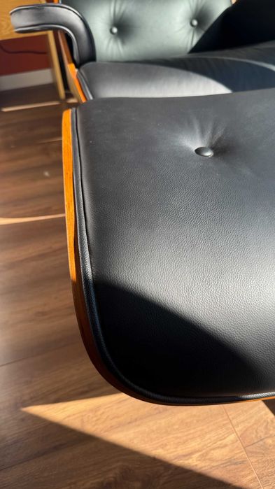 Cadeirão Eames Lounge