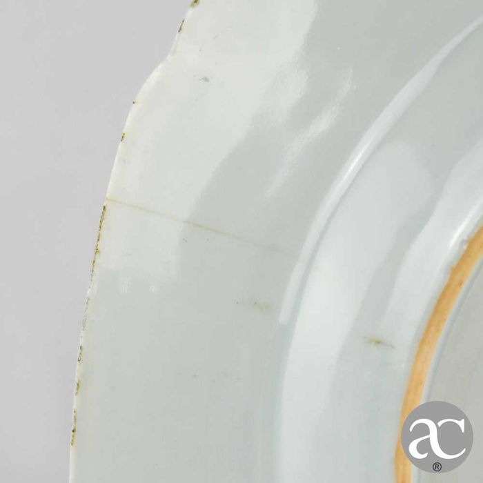 Prato oitavado porcelana China, dec. pagodes, Qianlong, séc. XVIII