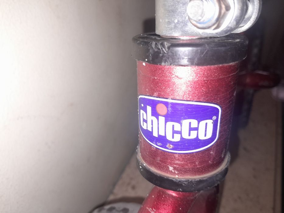 Bicicleta/ triciclo de crianca 3/ 4 anos  5€