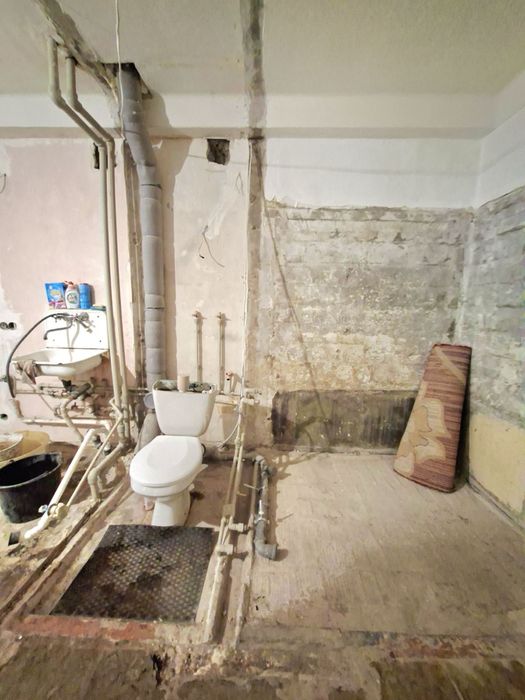 Продаж! 3-кімн кв по вул Світлій 18000$