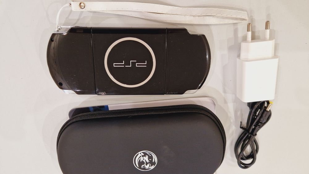 Отличная! Sony PSP-3000 64гиг 135 игр+ чехол!