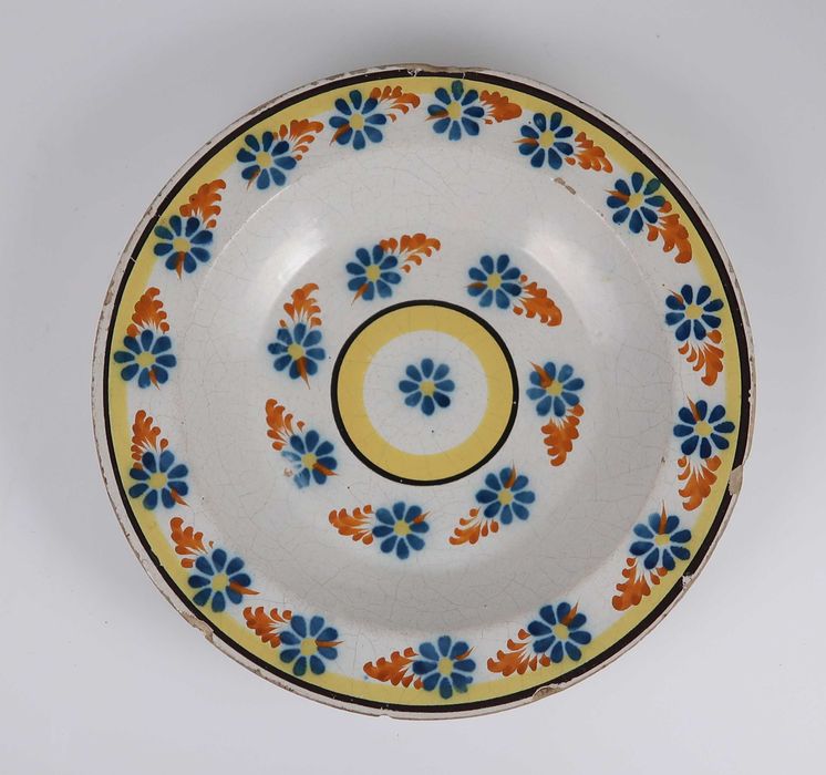 Prato em Faiança Portuguesa Séc. XIX (Estremoz ?) (Ref. 2)