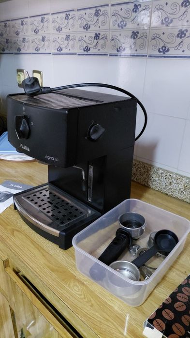 Máquina de café flama como nova