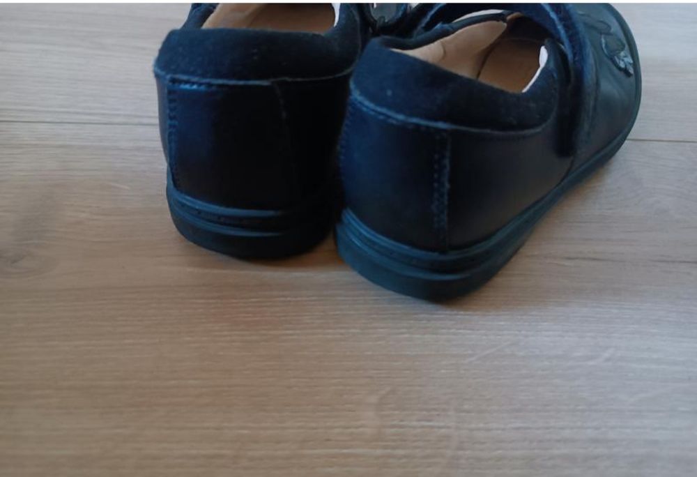 Шкіряні шкільні туфлі Mary Jane від Clarks.  32р, (19,5 см.)