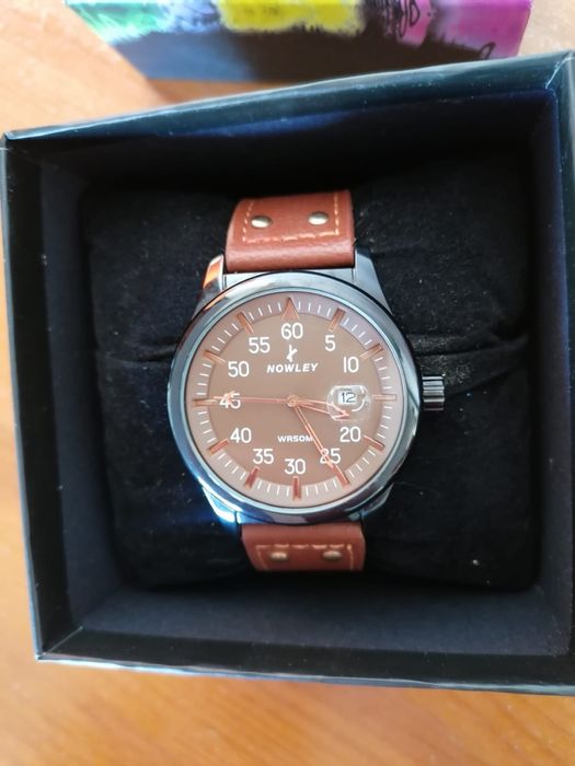 Relógio Masculino Novo em couro castanho