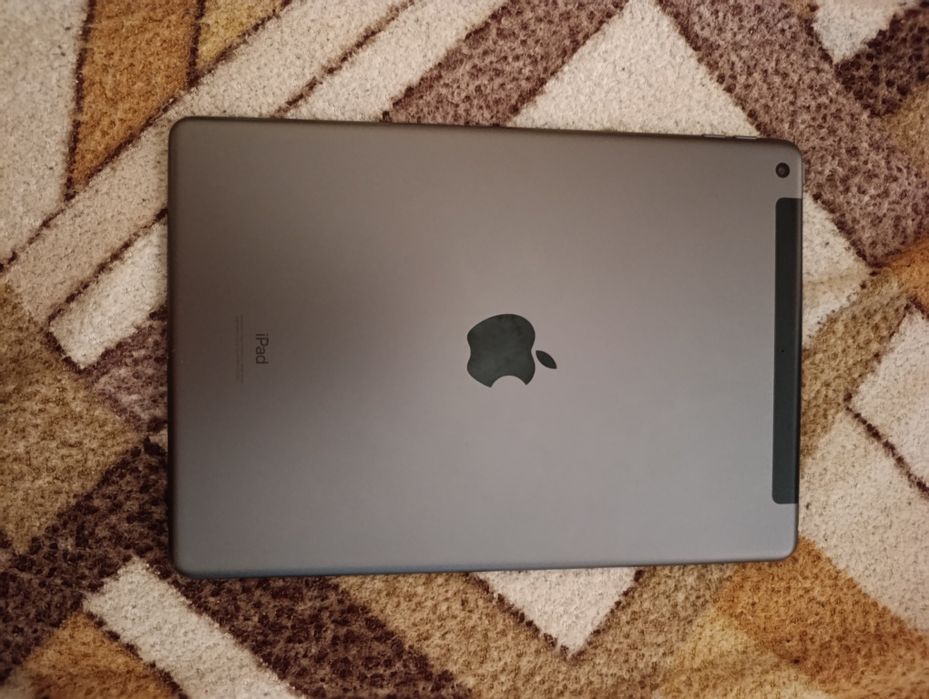 Apple Ipad 8 LTE состояние супер