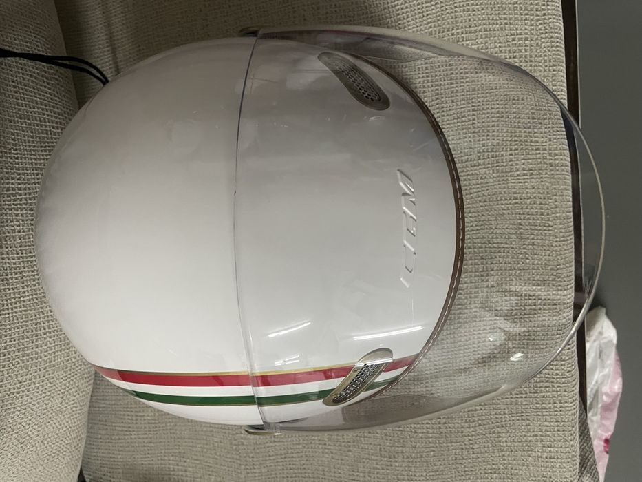 Capacete branco CGM