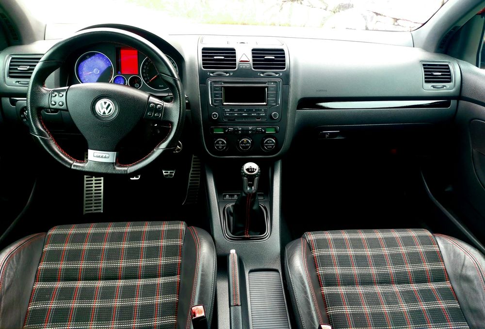 Volkswagen Golf — fotografia 7
