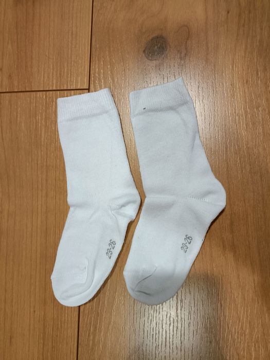 2 pares de meias Novas (23-26) + 1 par Oferta