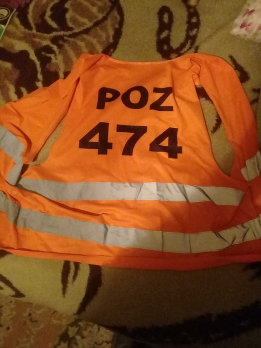 Жилет сигнальный люминисцентный, ораньжевый с отражателями.