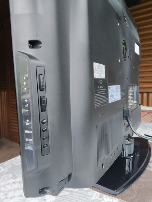 Telewizor LCD marki LG model 32LH2010
