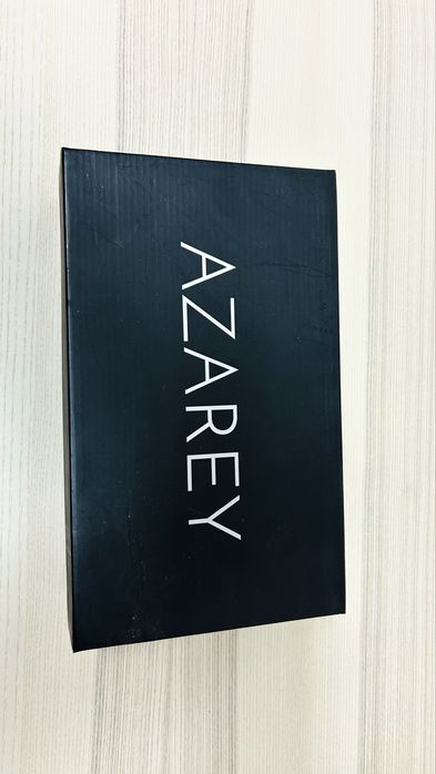 Sapatos marca Azarey salto alto