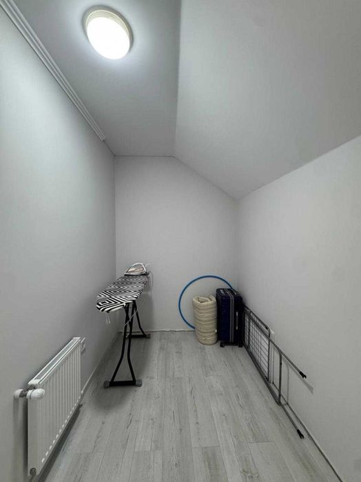 2-х поверховий будинок з ремонтом в с. Нижнів