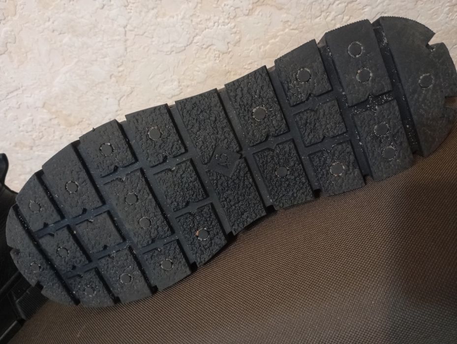 Чоловічі теплі шкіряні кросівки  KEDUKI 43 розміру