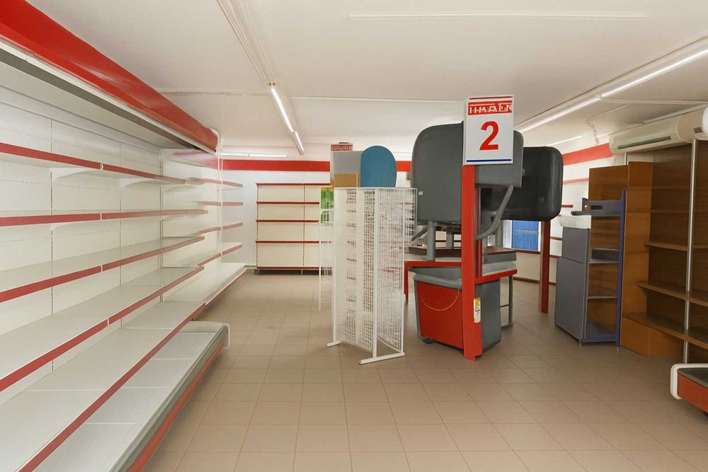 Сдам магазин 300 м.кв в тафиковом месте по ул.Комкова.