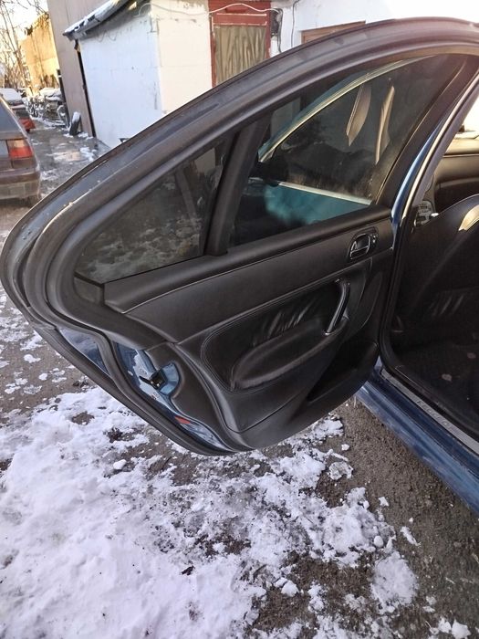 Дверка двері передні задні Peugeot 607 Пежо