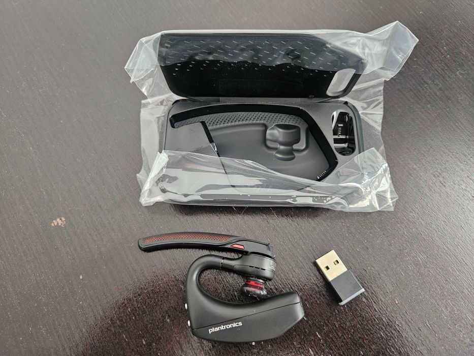 Auricular Bluetooth Plantronics Voyager 5200 UC - Novo