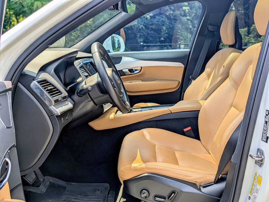 Volvo XC90 T6 Momentum      2017