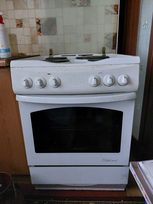 Електрична плита з духовкою Hansa