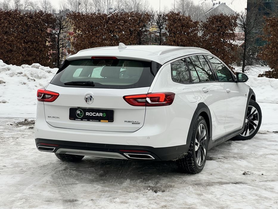 Buick Regal Tour x 2018 рік AWD