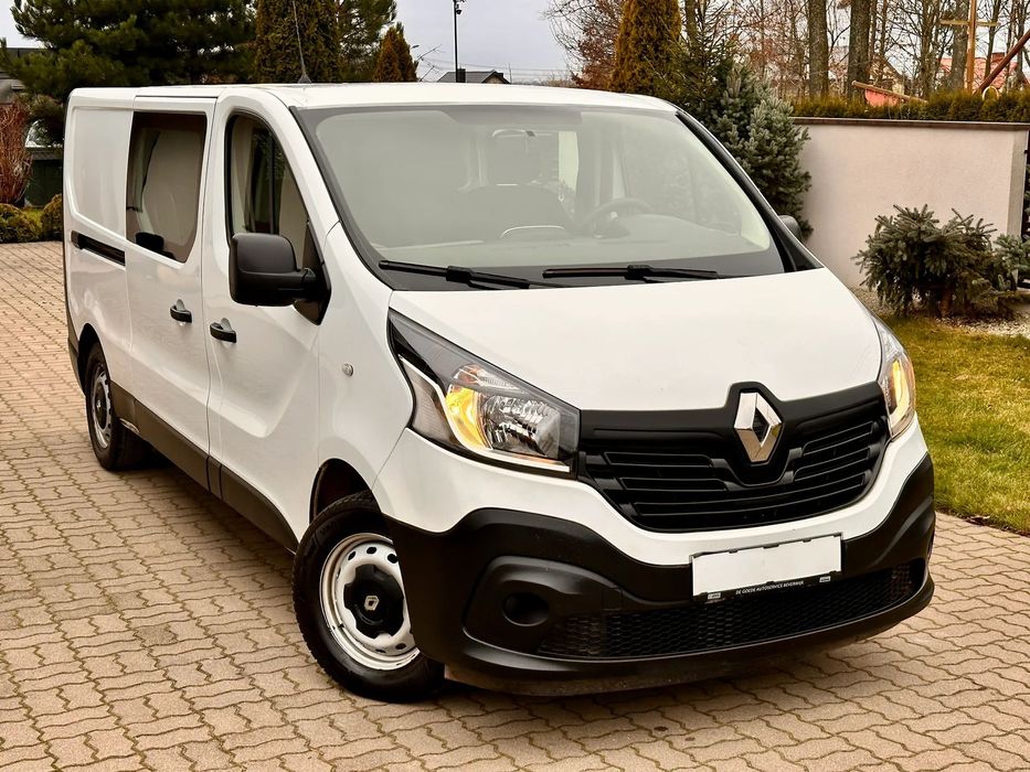 Renault Trafic  L2H1 / VAT 23% / Brygadówka / 5 miejsc / Holenderka  / Hak / Nawigacja