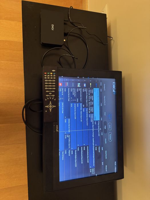 TV mitsai funcional com suporte de parede