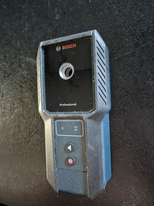 Cyfrowy wykrywacz metali i przewodów BOSCH GMS 100-23 NOWY