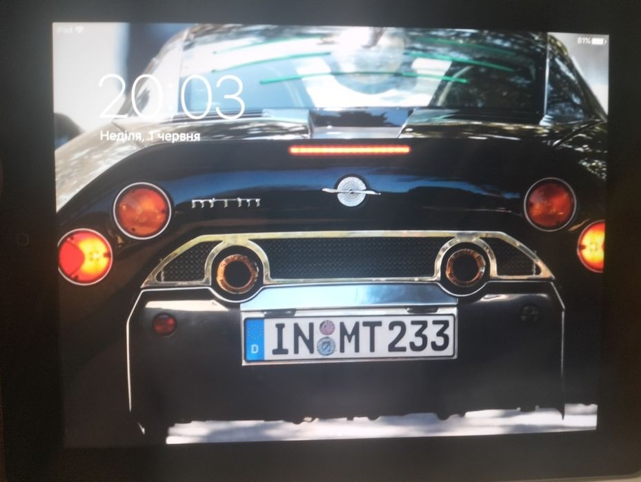 Ipad 4  9.7 яскравий екран , АКБ норм.