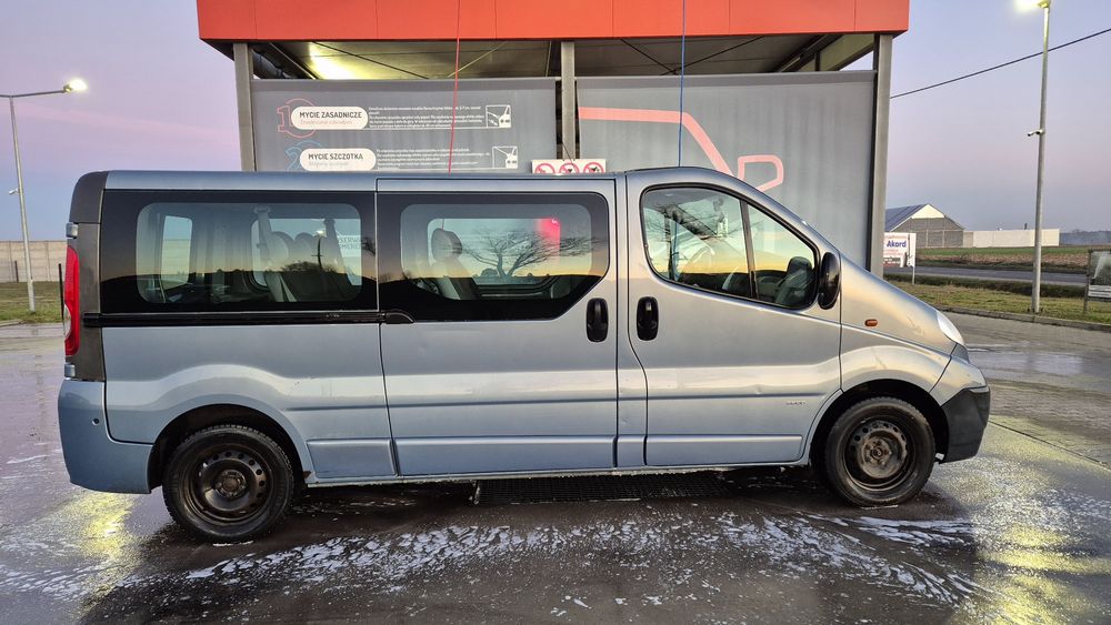 Vivaro Long klima Dwustrefowa