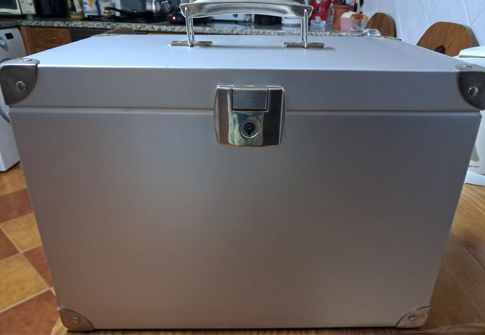 Mala anti-fogo em alumínio organizer