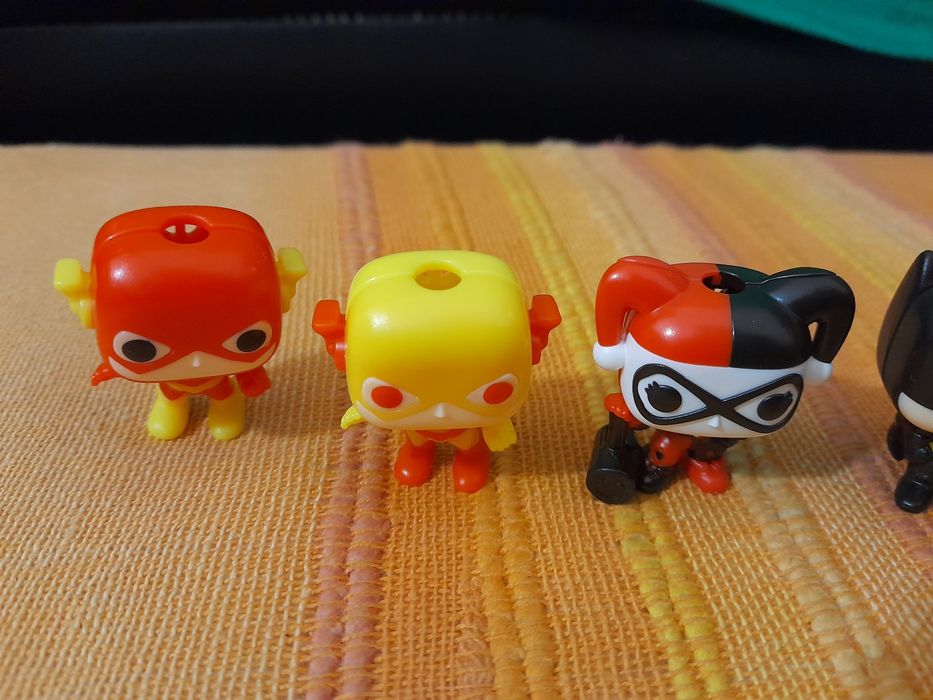 Bonecos DC comics Pop Funko Batman, Joker etc Ovos kinder Joy Figuras