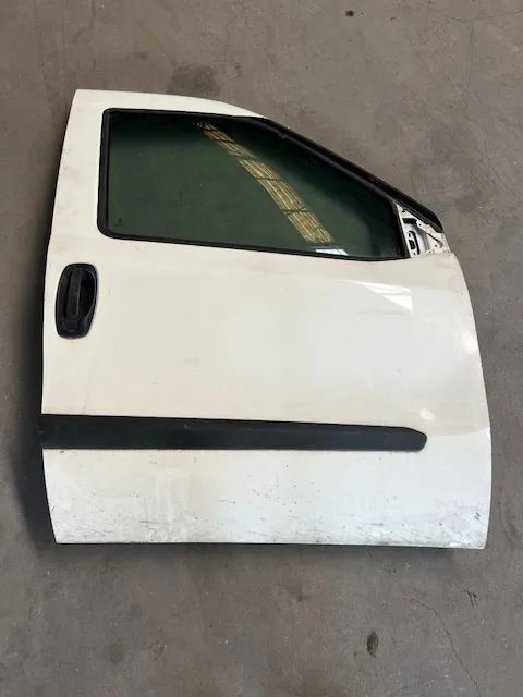 Porta Frente Direita Opel combo fiat Doblo a