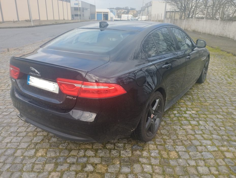Jaguar XE 2.0 D R- Sport Auto.