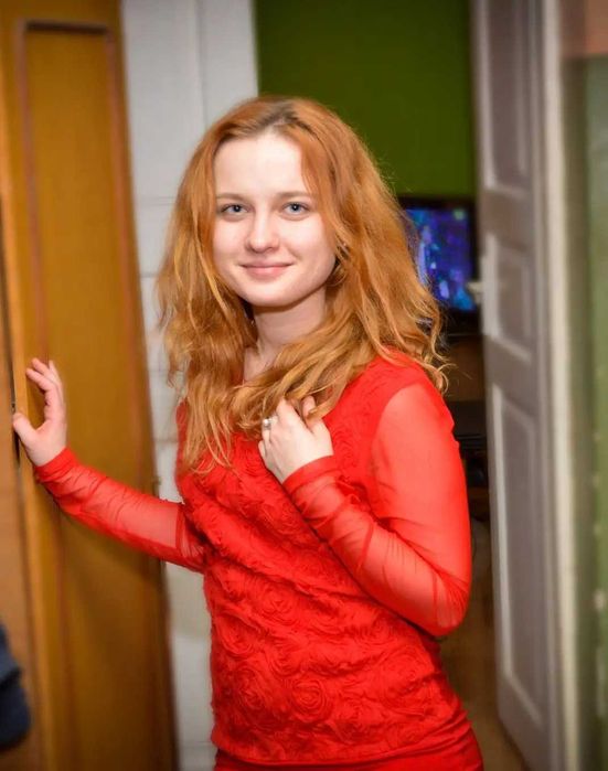 Сукня-міні червоного кольору в квіти