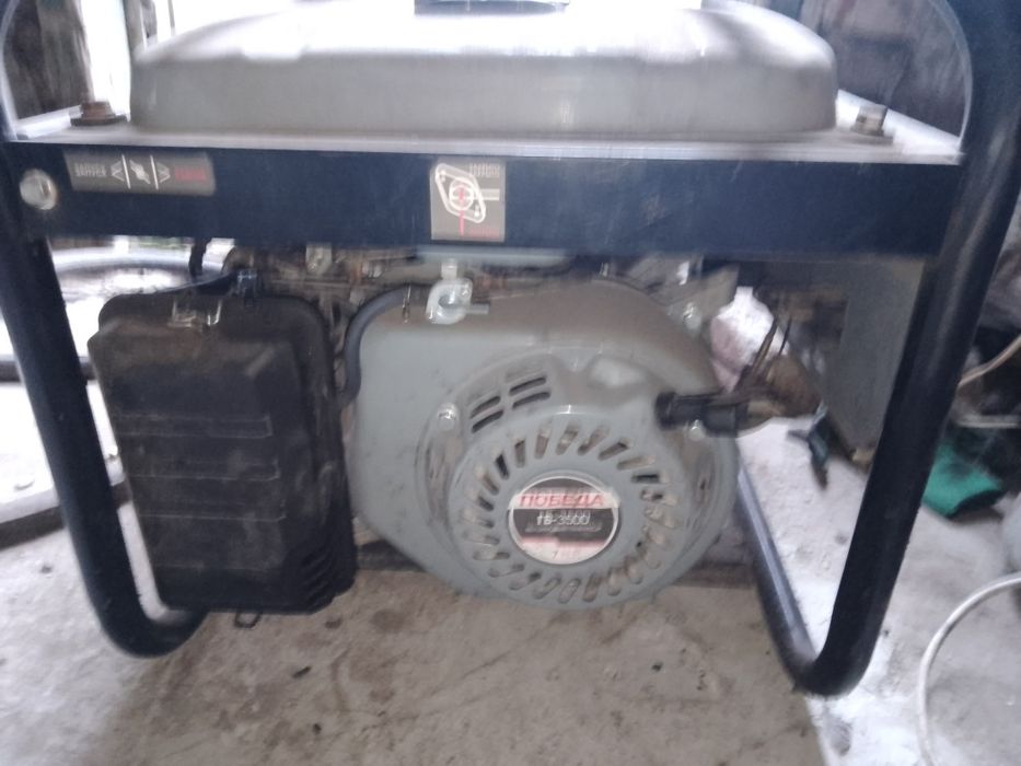 Продам бензо генератор