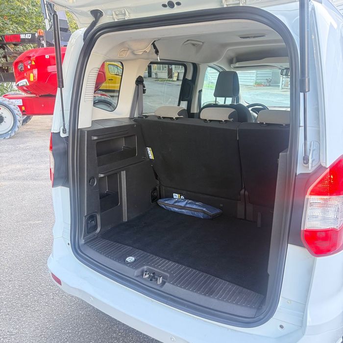 Ford Tourneo Courier 1.5 TDCi Titanium