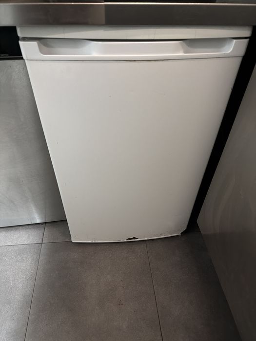 Congelador  pequeno de bancada