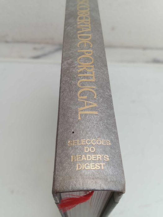 Livro À Descoberta de Portugal