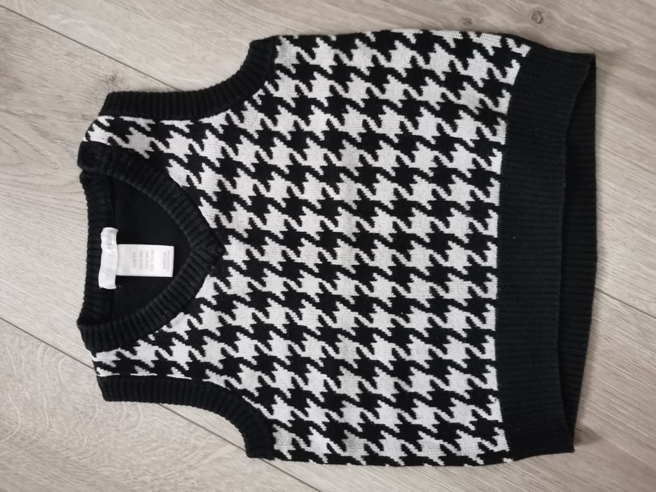 Elegancki zestaw 74 dla chłopca bezrękawnik sweterek spodnie