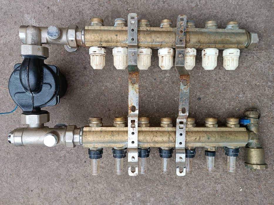 Коллектор теплого пола на 7 контурів Гребенка бронза