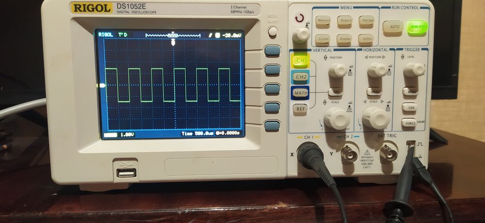 Осцилограф RIGOL DS1052E 50 МГц 2 канала, частота дискретизации 1 ГГц