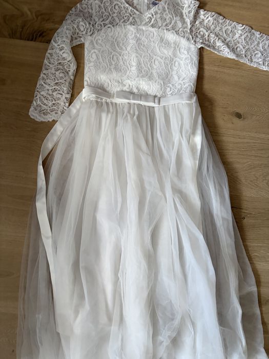 Sukienka balowa w rozmiarze 150