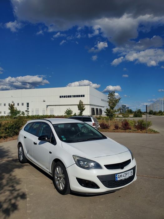 Продам Opel Astra J