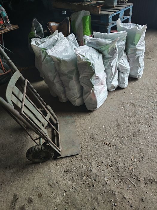 Lenha de azinho totalmente seca e em sacos