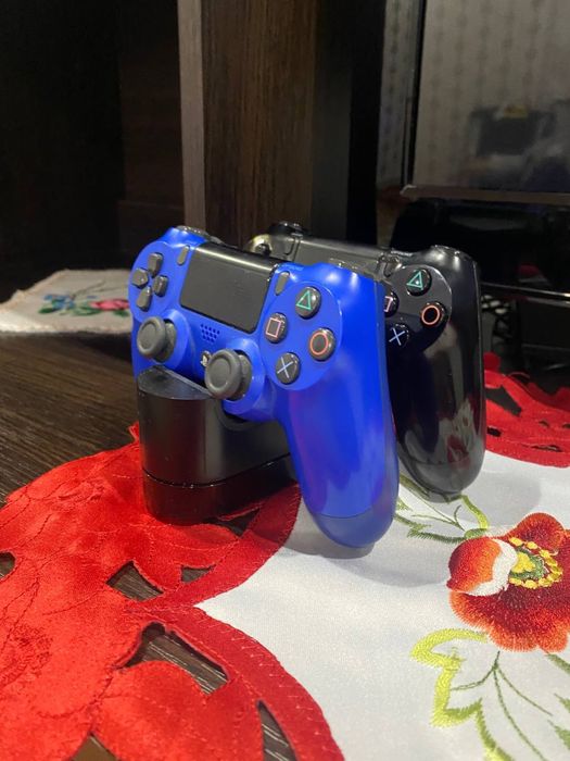 Продам Ps4 1000gb