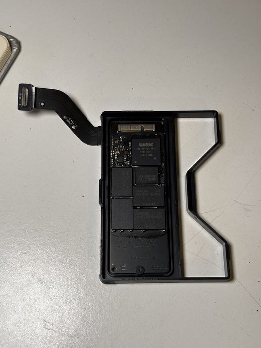 Macbook Pro A1425 • 245GB SSD